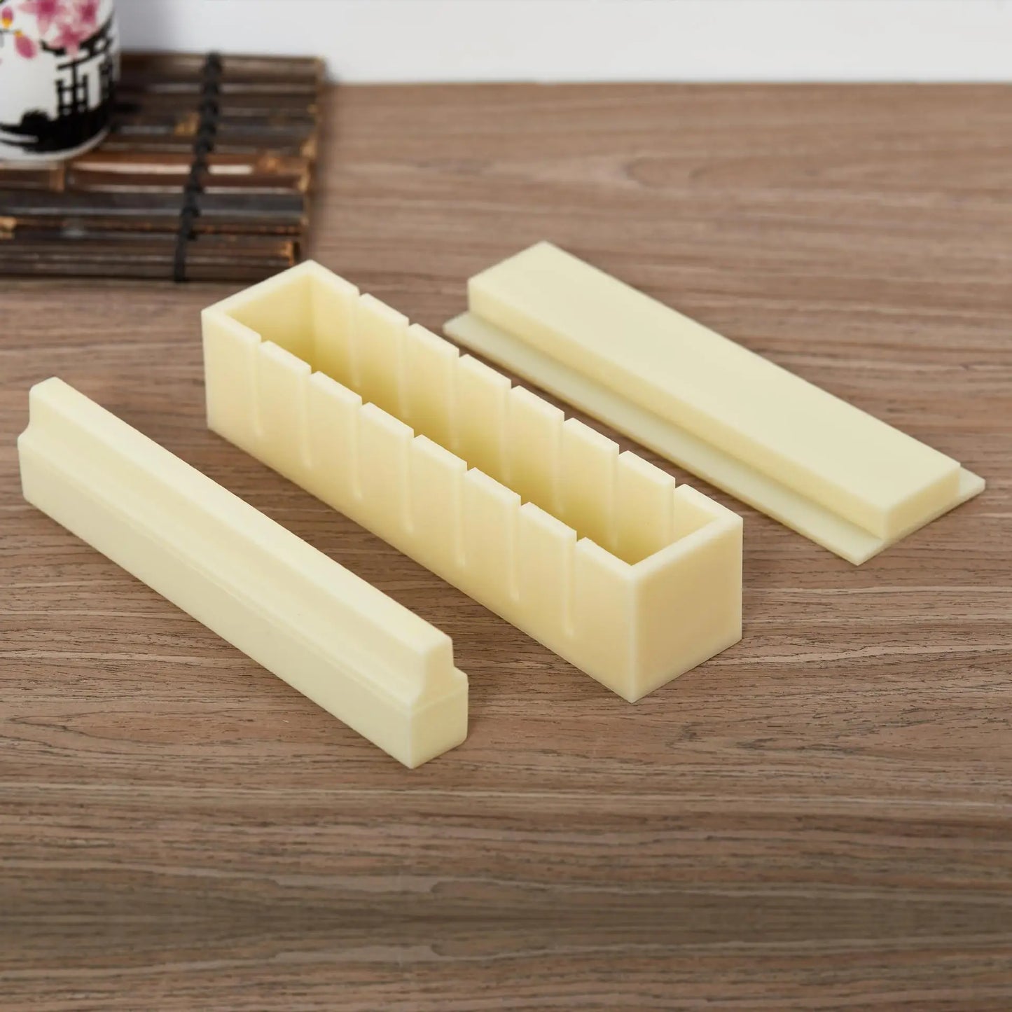 The usual mini sushi set