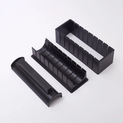 A set for making round sushi